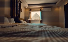 Hur Pyramids Inn